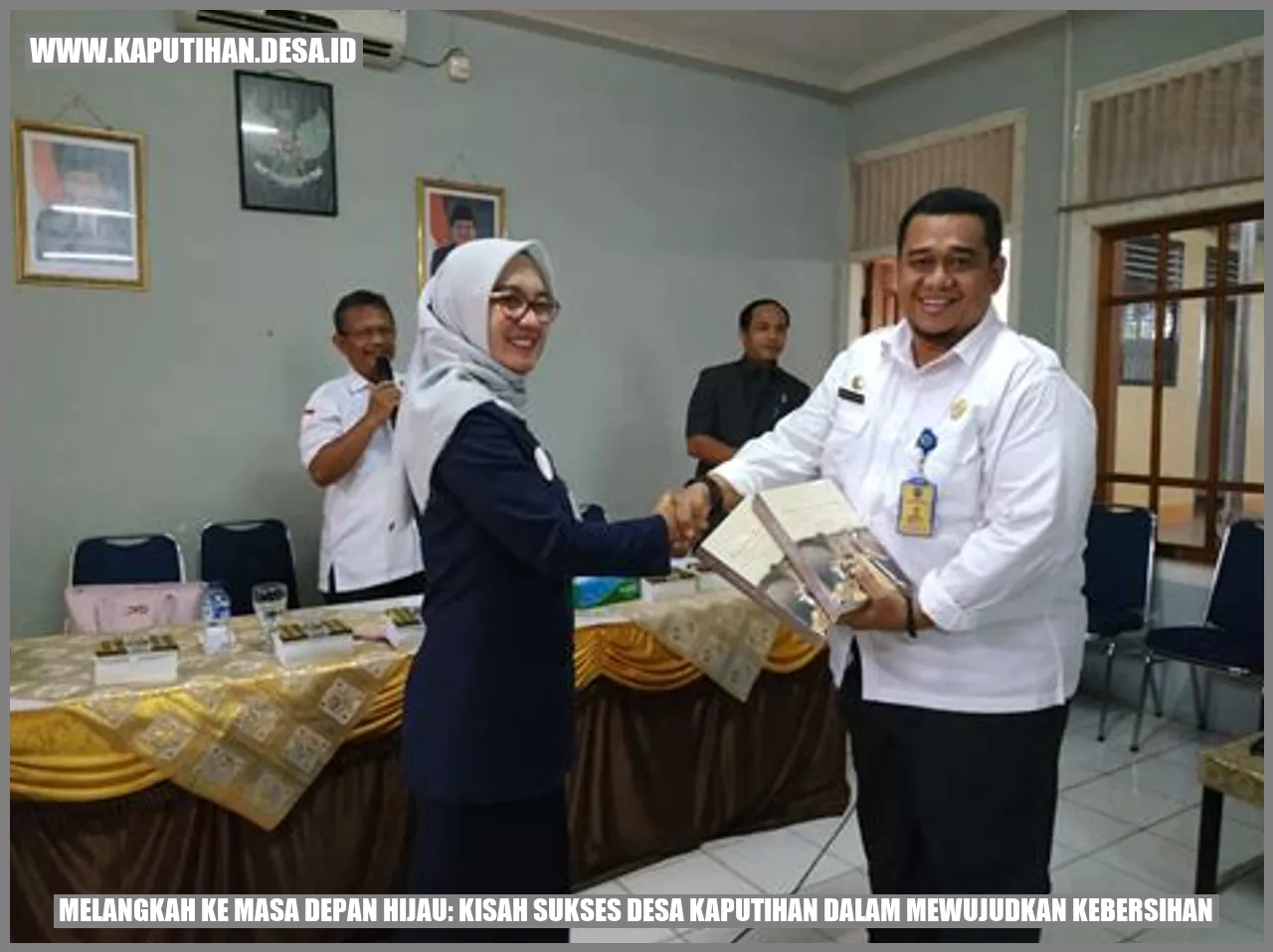 Melangkah ke Masa Depan Hijau: Kisah Sukses Desa Kaputihan dalam Mewujudkan Kebersihan