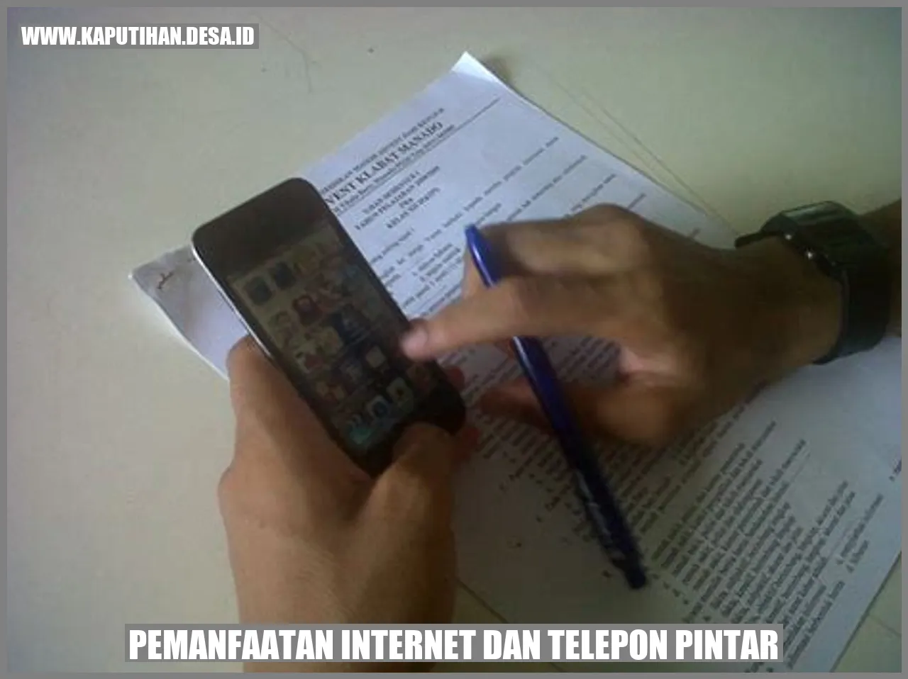 Petani menggunakan Telepon Pintar